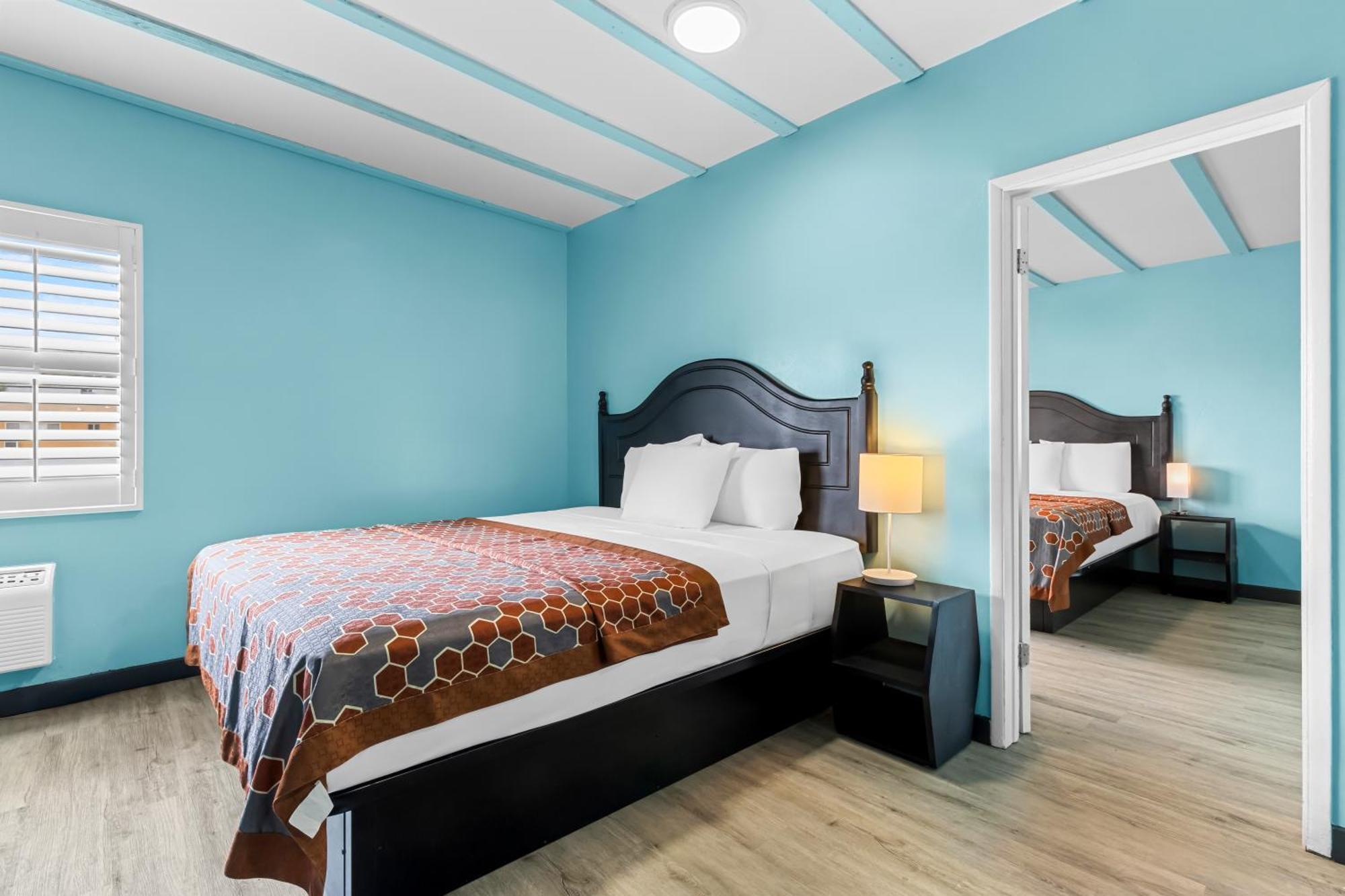 Rodeway Inn & Suites North Hollywood Burbank Airport - Universal Area Los Angeles Dış mekan fotoğraf