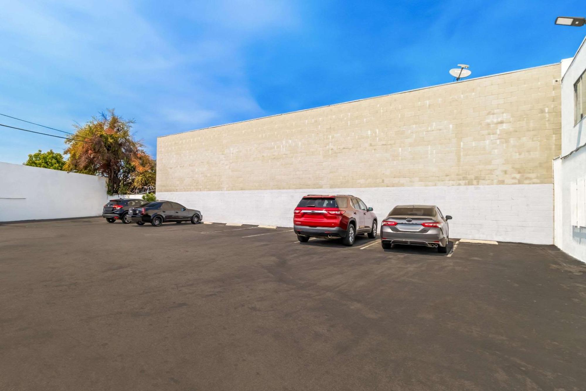Rodeway Inn & Suites North Hollywood Burbank Airport - Universal Area Los Angeles Dış mekan fotoğraf