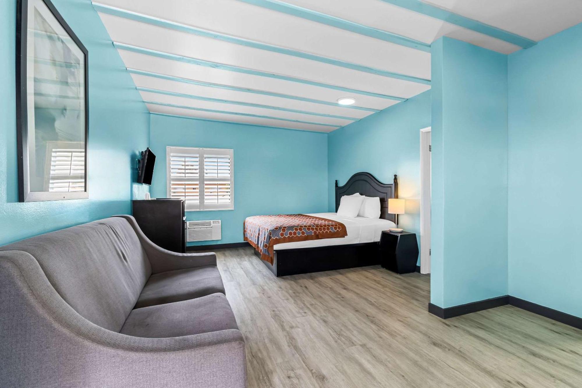 Rodeway Inn & Suites North Hollywood Burbank Airport - Universal Area Los Angeles Dış mekan fotoğraf