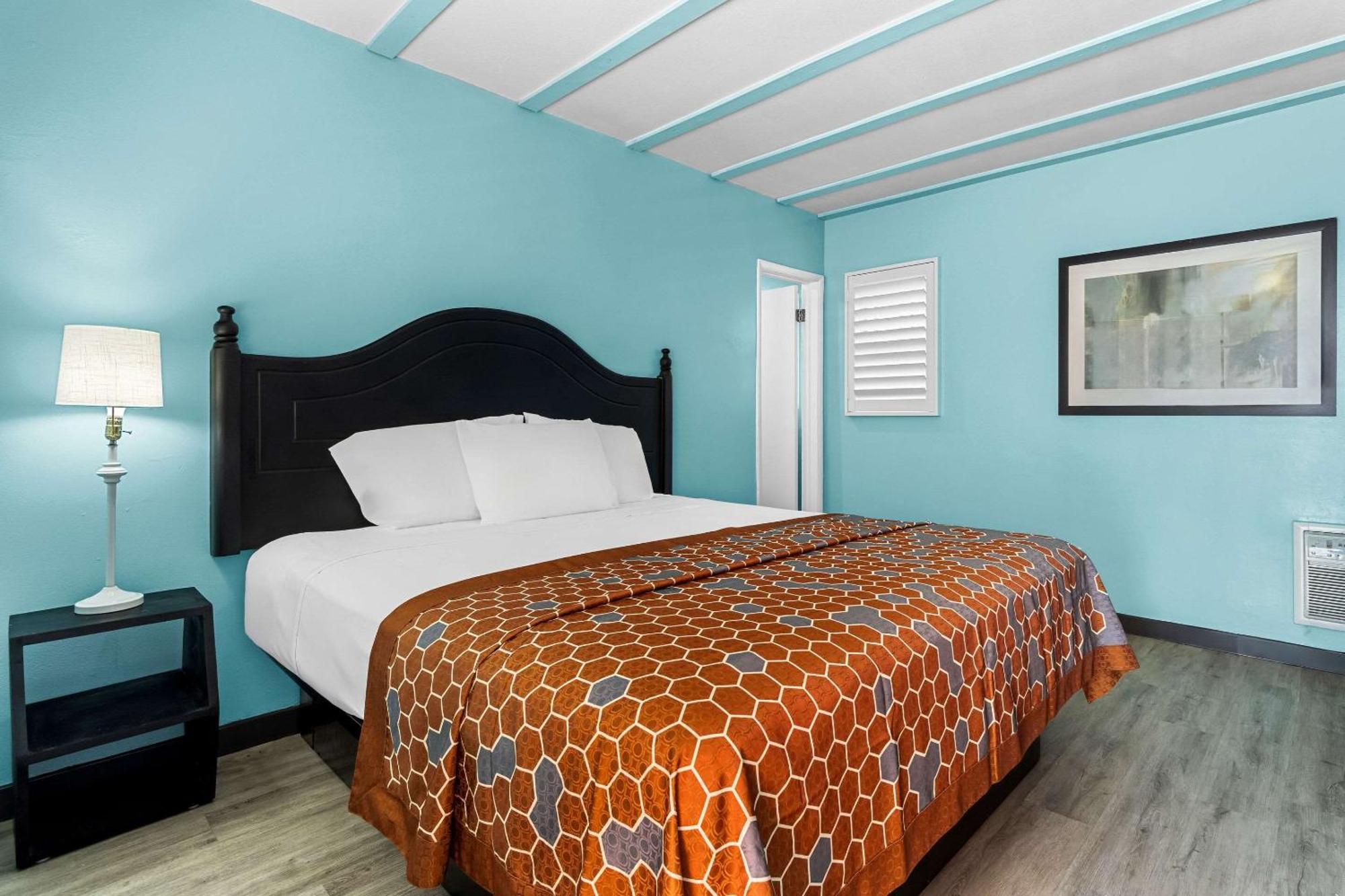 Rodeway Inn & Suites North Hollywood Burbank Airport - Universal Area Los Angeles Dış mekan fotoğraf
